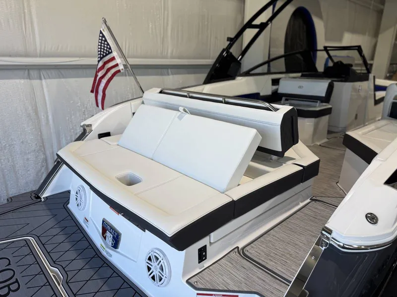 Slide: The Image of Cobalt R8 2025 - 55