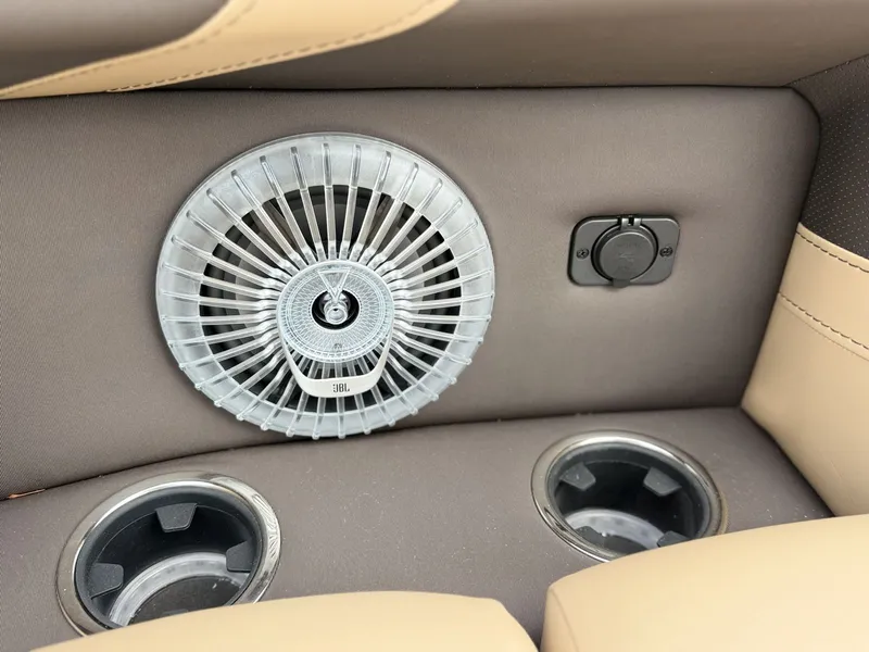 Slide: The Image of Barletta CABRIO C24U 2025 - 10