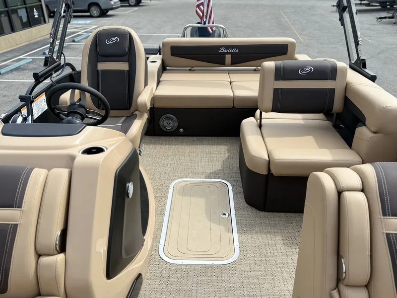 Slide: The Image of Barletta CABRIO C24U 2025 - 15