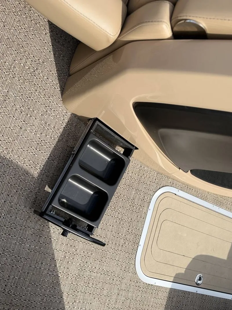 Slide: The Image of Barletta CABRIO C24U 2025 - 16