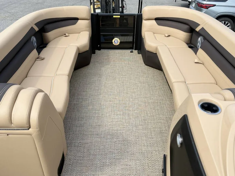 Slide: The Image of Barletta CABRIO C24U 2025 - 17