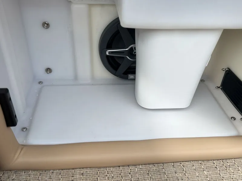 Slide: The Image of Barletta CABRIO C24U 2025 - 19