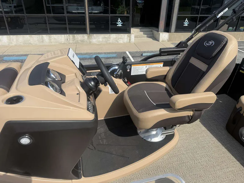 Slide: The Image of Barletta CABRIO C24U 2025 - 22