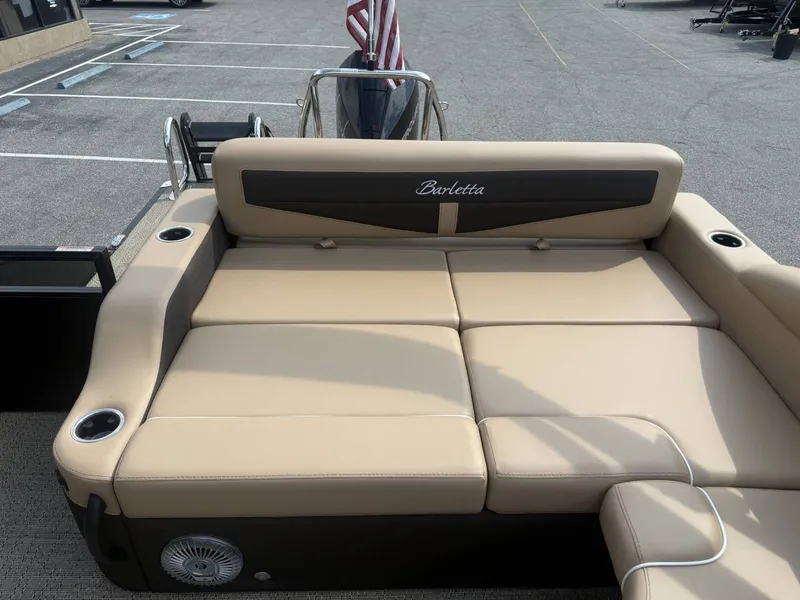 Slide: The Image of Barletta CABRIO C24U 2025 - 27