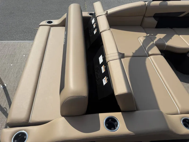 Slide: The Image of Barletta CABRIO C24U 2025 - 31