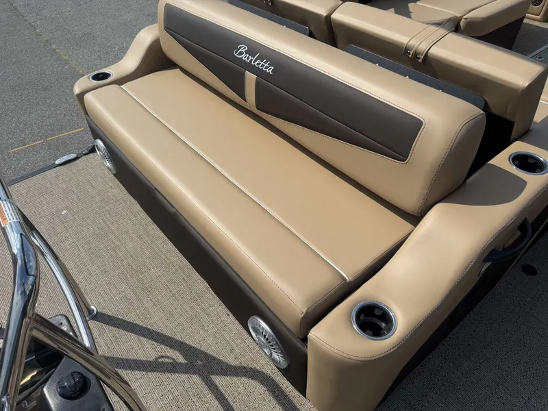 Slide: The Image of Barletta CABRIO C24U 2025 - 32