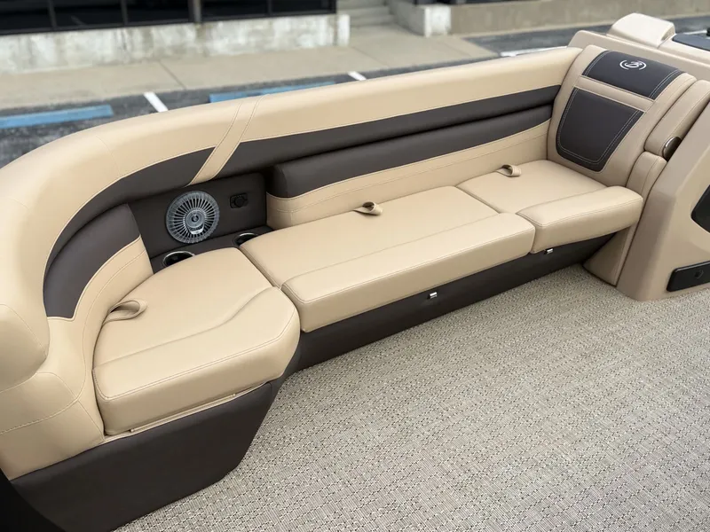 Slide: The Image of Barletta CABRIO C24U 2025 - 8