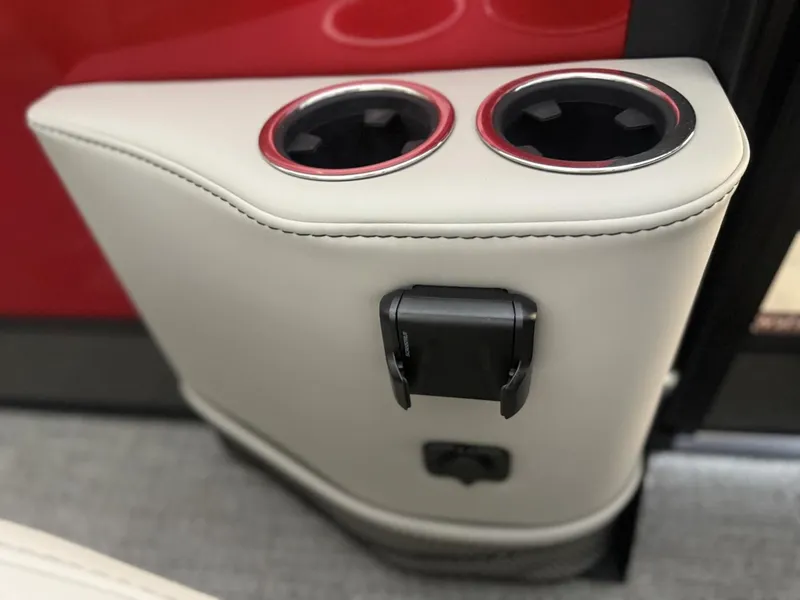 Slide: The Image of Barletta Lusso L23UC 2025 - 25