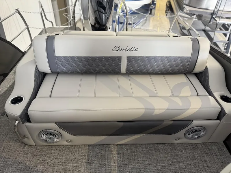 Slide: The Image of Barletta Lusso L23UC 2025 - 27