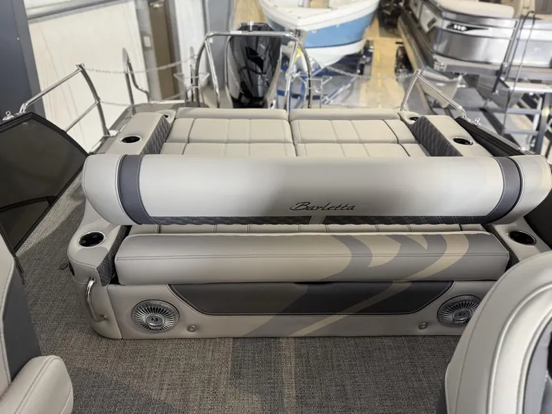Slide: The Image of Barletta Lusso L23UC 2025 - 28