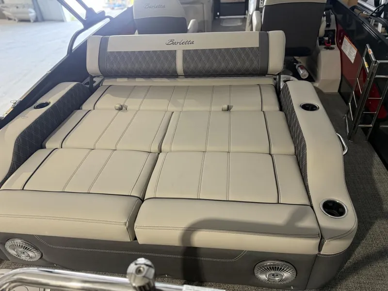 Slide: The Image of Barletta Lusso L23UC 2025 - 31