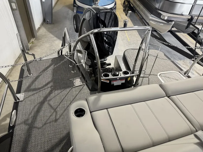 Slide: The Image of Barletta Lusso L23UC 2025 - 34