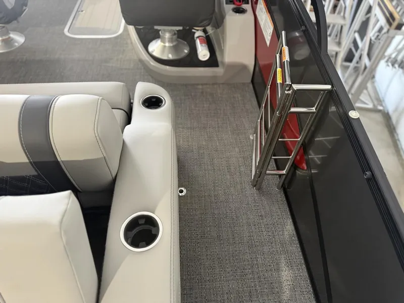 Slide: The Image of Barletta Lusso L23UC 2025 - 40