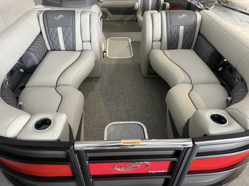 Slide: The Image of Barletta Lusso L23UC 2025 - 5