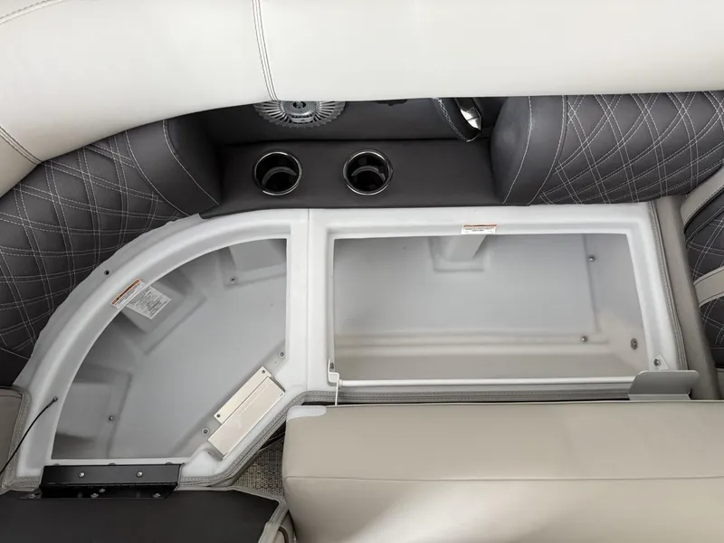 Slide: The Image of Barletta Lusso L23UC 2025 - 8