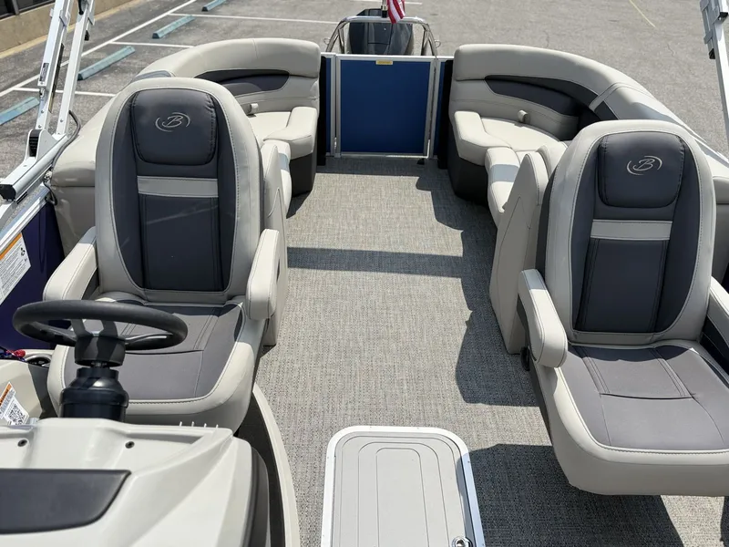 Slide: The Image of Barletta Cabrio C22QC 2025 - 13