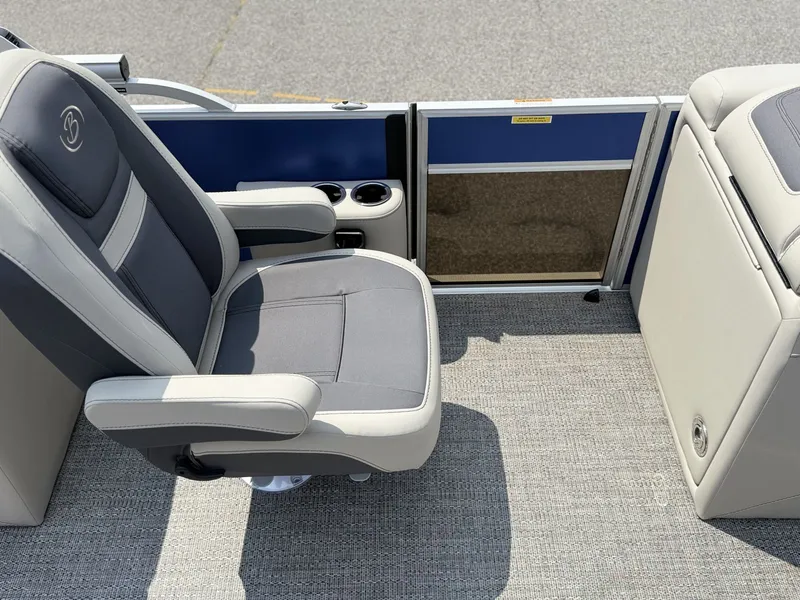 Slide: The Image of Barletta Cabrio C22QC 2025 - 14