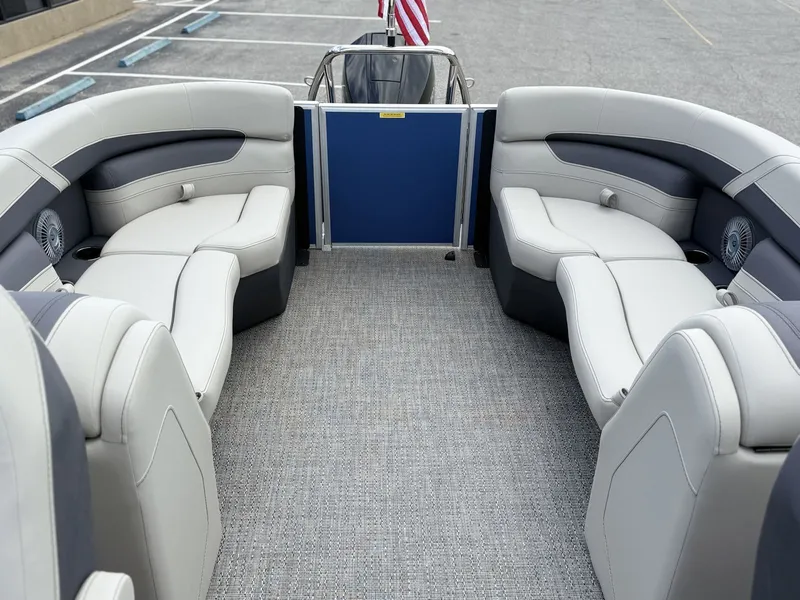 Slide: The Image of Barletta Cabrio C22QC 2025 - 24