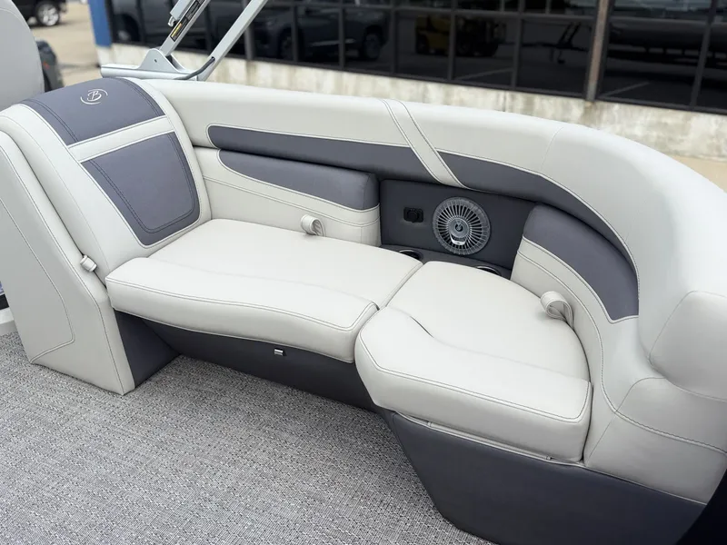 Slide: The Image of Barletta Cabrio C22QC 2025 - 26