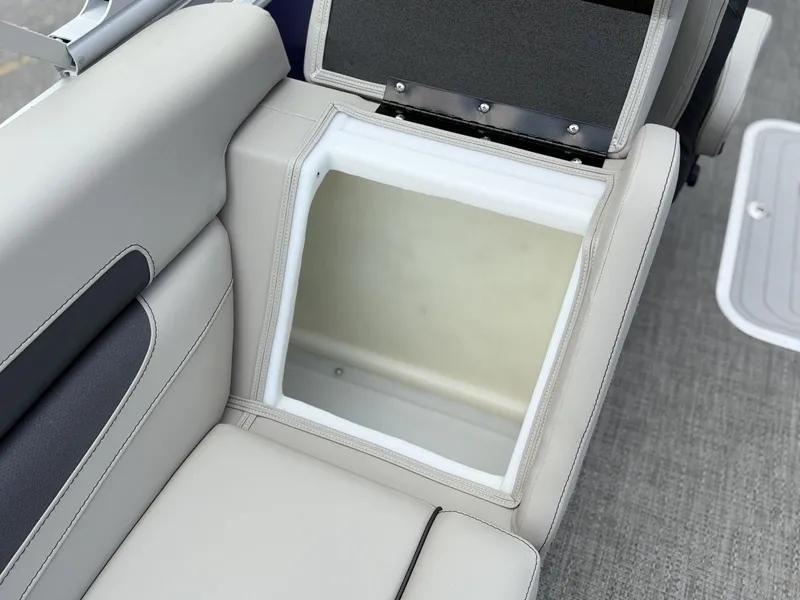 Slide: The Image of Barletta Cabrio C22QC 2025 - 30