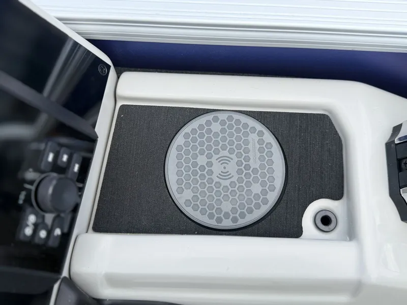 Slide: The Image of Barletta Cabrio C22QC 2025 - 33