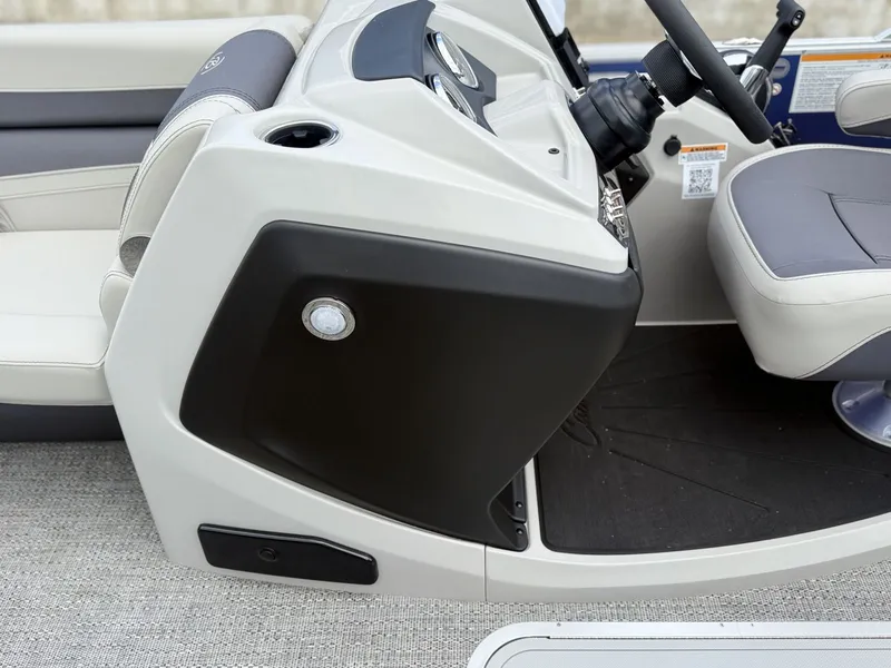 Slide: The Image of Barletta Cabrio C22QC 2025 - 34