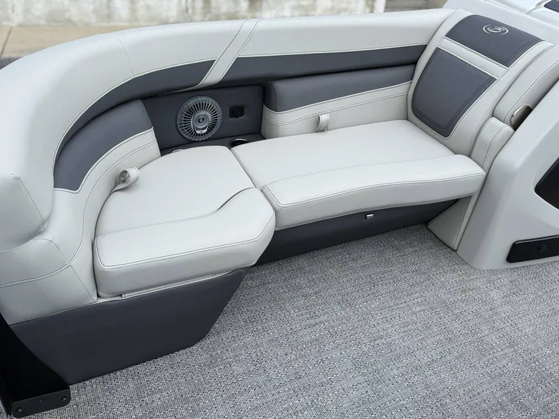 Slide: The Image of Barletta Cabrio C22QC 2025 - 6