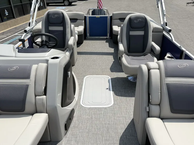 Slide: The Image of Barletta Cabrio C22QC 2025 - 8