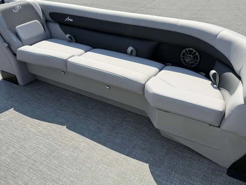 Slide: The Image of Barletta Aria A24UC 2026 - 10