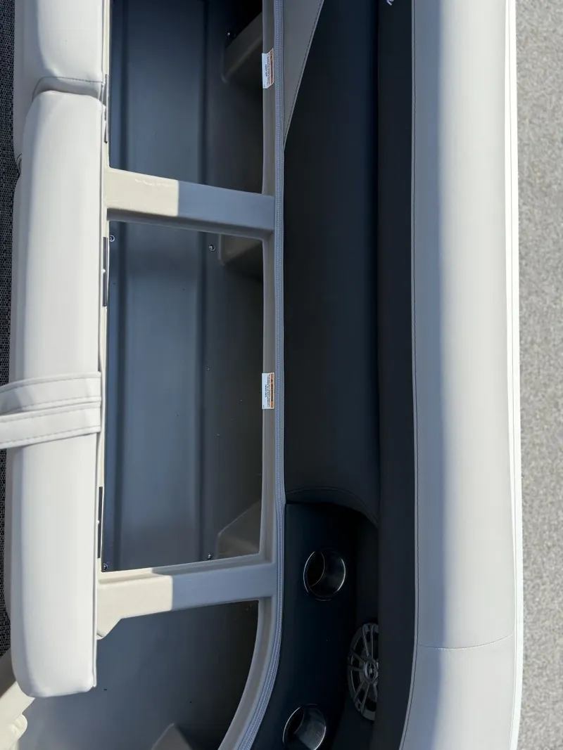 Slide: The Image of Barletta Aria A24UC 2026 - 11