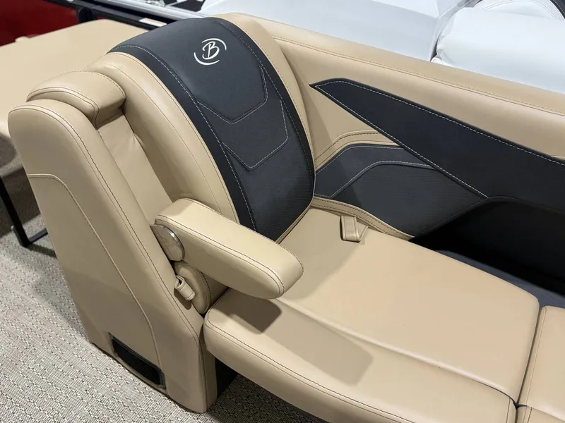 Slide: The Image of Barletta CABRIO C24UC 2026 - 10