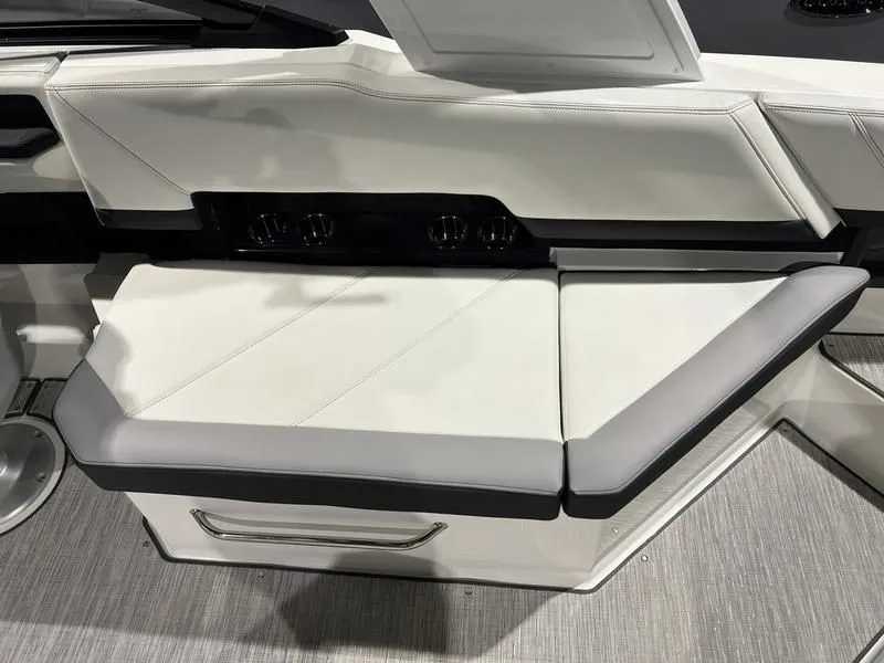 Slide: The Image of Cobalt R8 2024 - 12