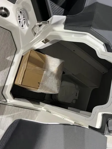 Slide: The Image of Cobalt R8 2024 - 14