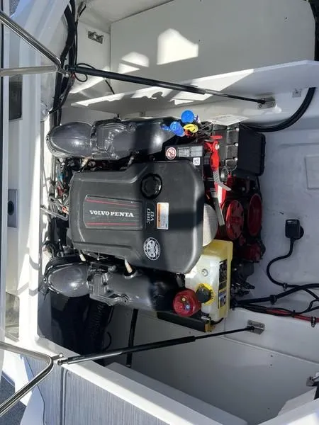 Slide: The Image of Cobalt R8 2024 - 18