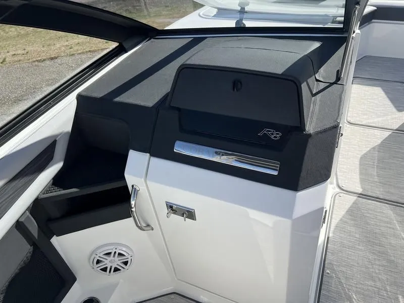 Slide: The Image of Cobalt R8 2024 - 31