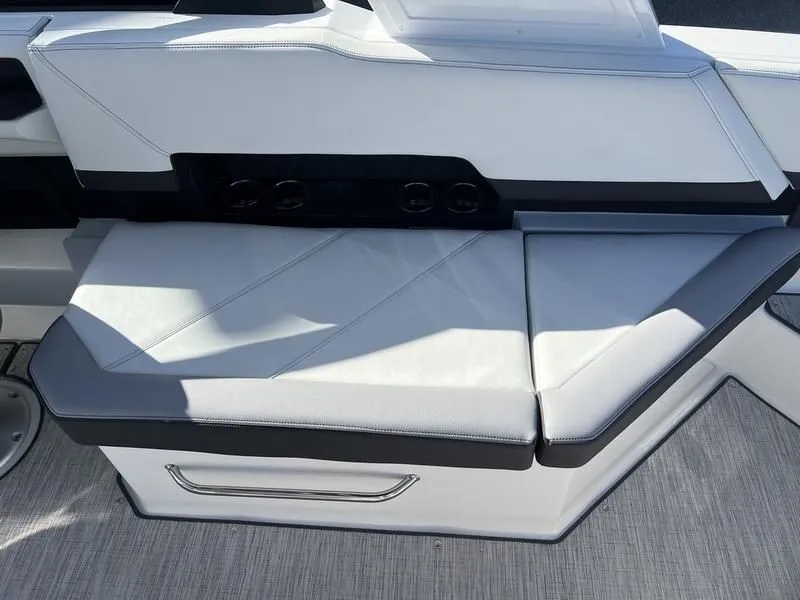 Slide: The Image of Cobalt R8 2024 - 36