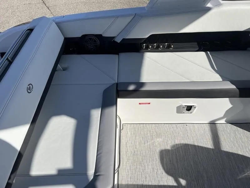 Slide: The Image of Cobalt R8 2024 - 39