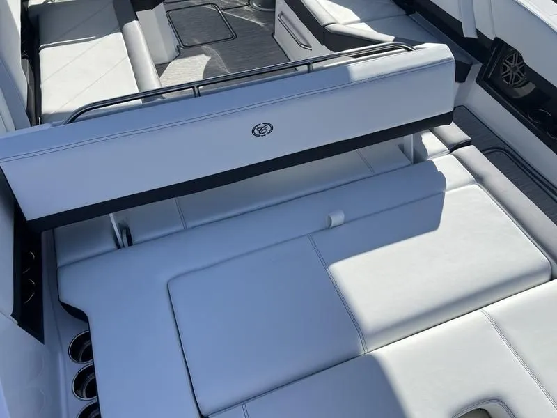 Slide: The Image of Cobalt R8 2024 - 40