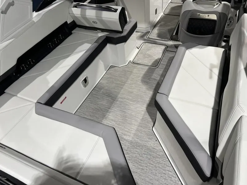 Slide: The Image of Cobalt R8 2024 - 7