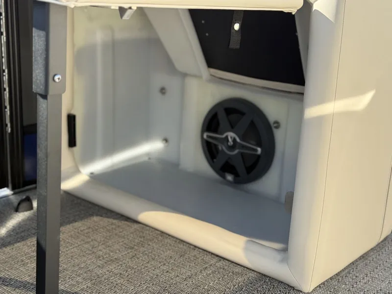 Slide: The Image of Barletta Lusso L23U 2026 - 18