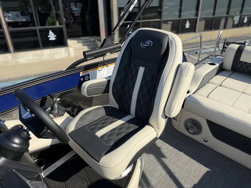 Slide: The Image of Barletta Lusso L23U 2026 - 23