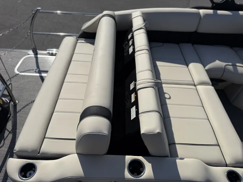 Slide: The Image of Barletta Lusso L23U 2026 - 28