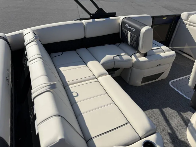 Slide: The Image of Barletta Lusso L23U 2026 - 29