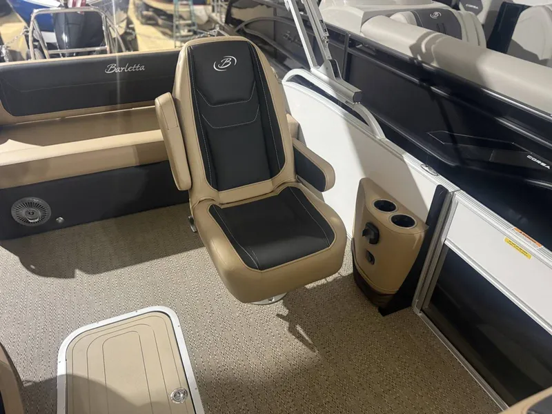 Slide: The Image of Barletta CABRIO C24UC 2026 - 15