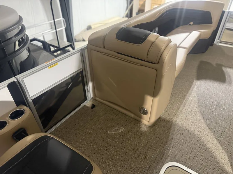 Slide: The Image of Barletta CABRIO C24UC 2026 - 24