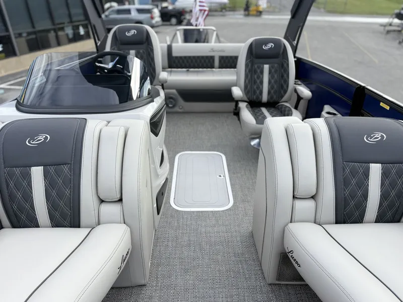 Slide: The Image of Barletta Lusso L25UCA 2026 - 12