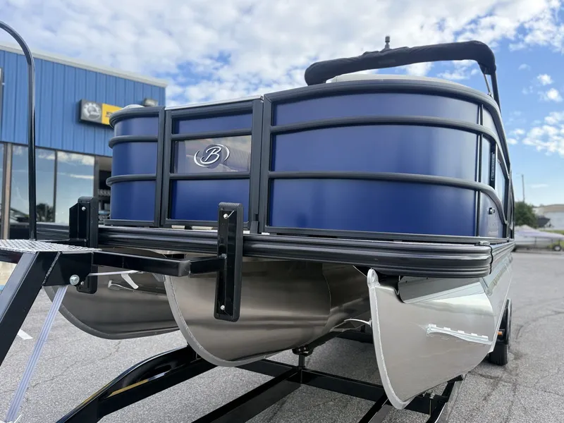 Slide: The Image of Barletta Lusso L25UCA 2026 - 8