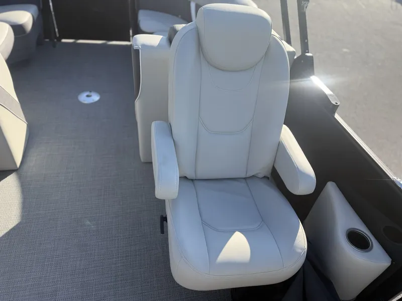 Slide: The Image of Sylvan Mirage X3 2024 - 21