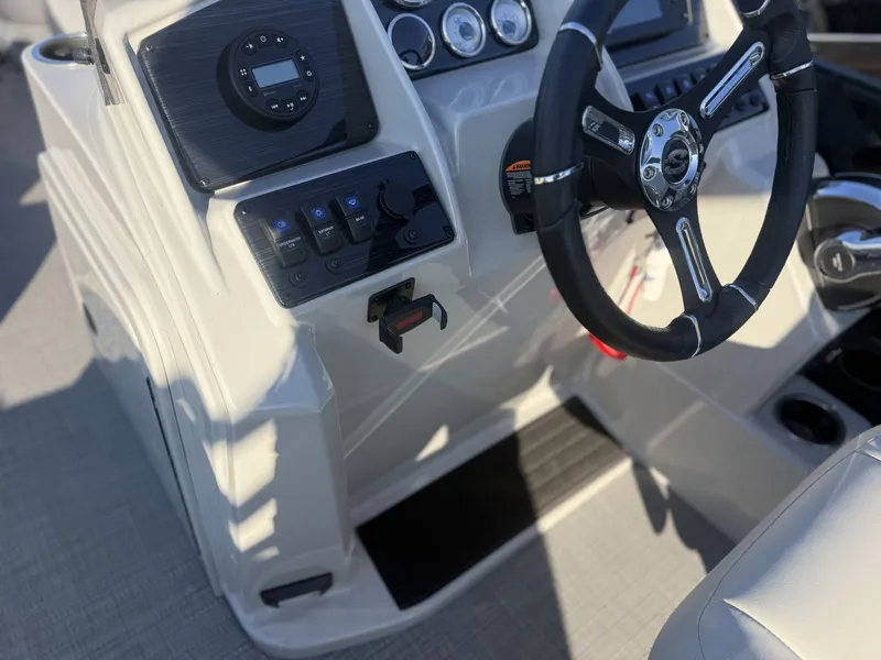 Slide: The Image of Sylvan Mirage X3 2024 - 29