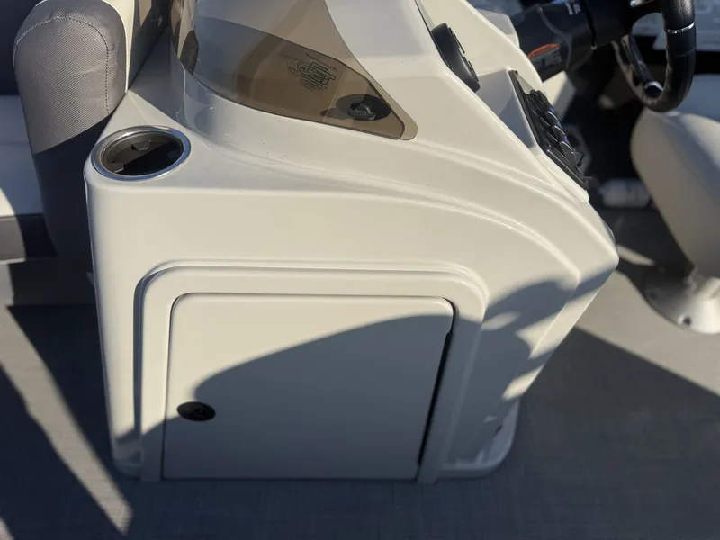 Slide: The Image of Sylvan Mirage X3 2024 - 30